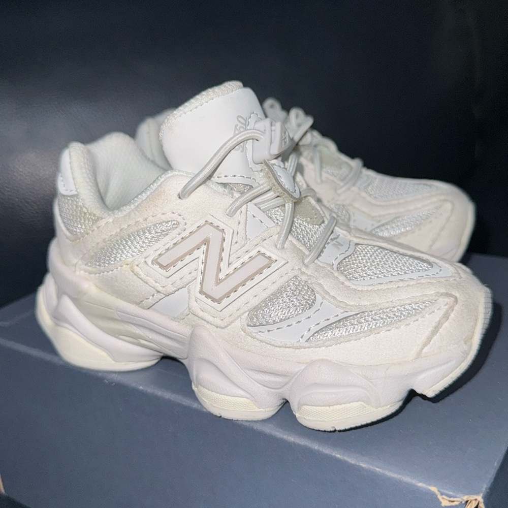 NEW BALANCE 9060 7C